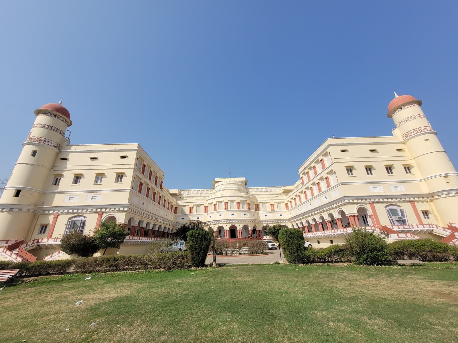 Sariska Palace - Image 1