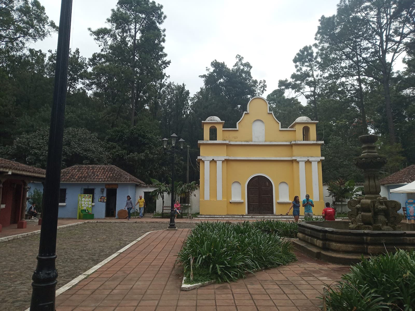 Parque Naciones Unidas Amatitlán - Image 1