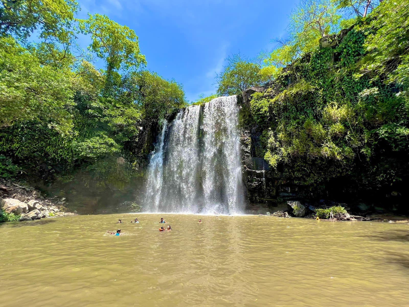 Llanos de Cortés Waterfall - Image 1