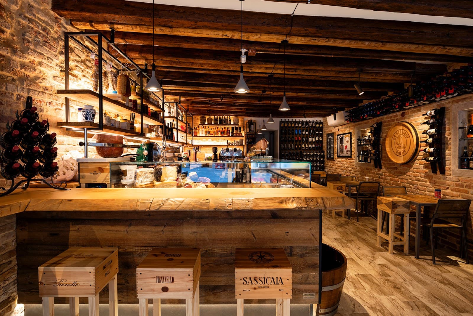 La Barrique Wine Bar - Image 1