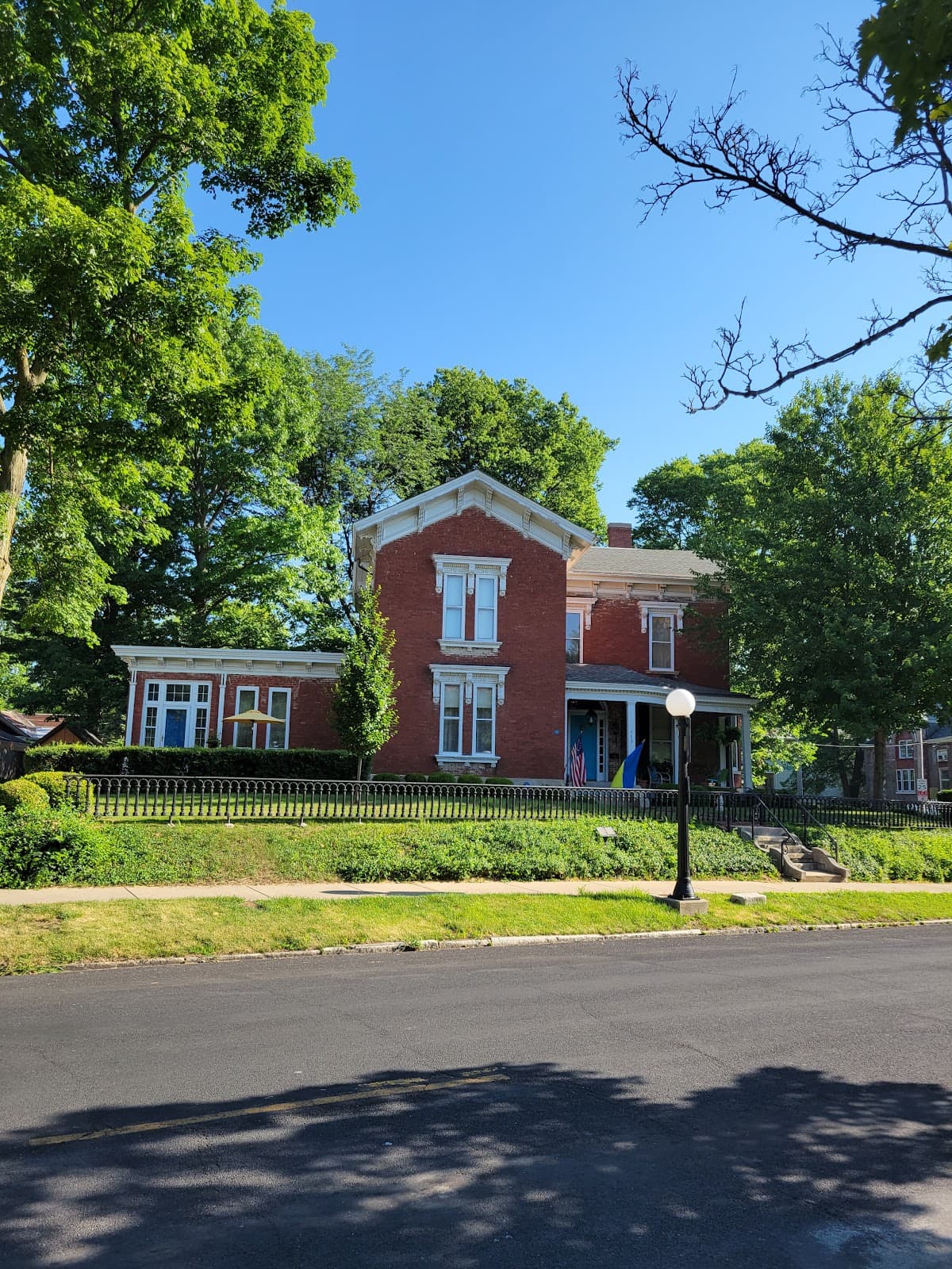 Moss Avenue Historic District - Image 1