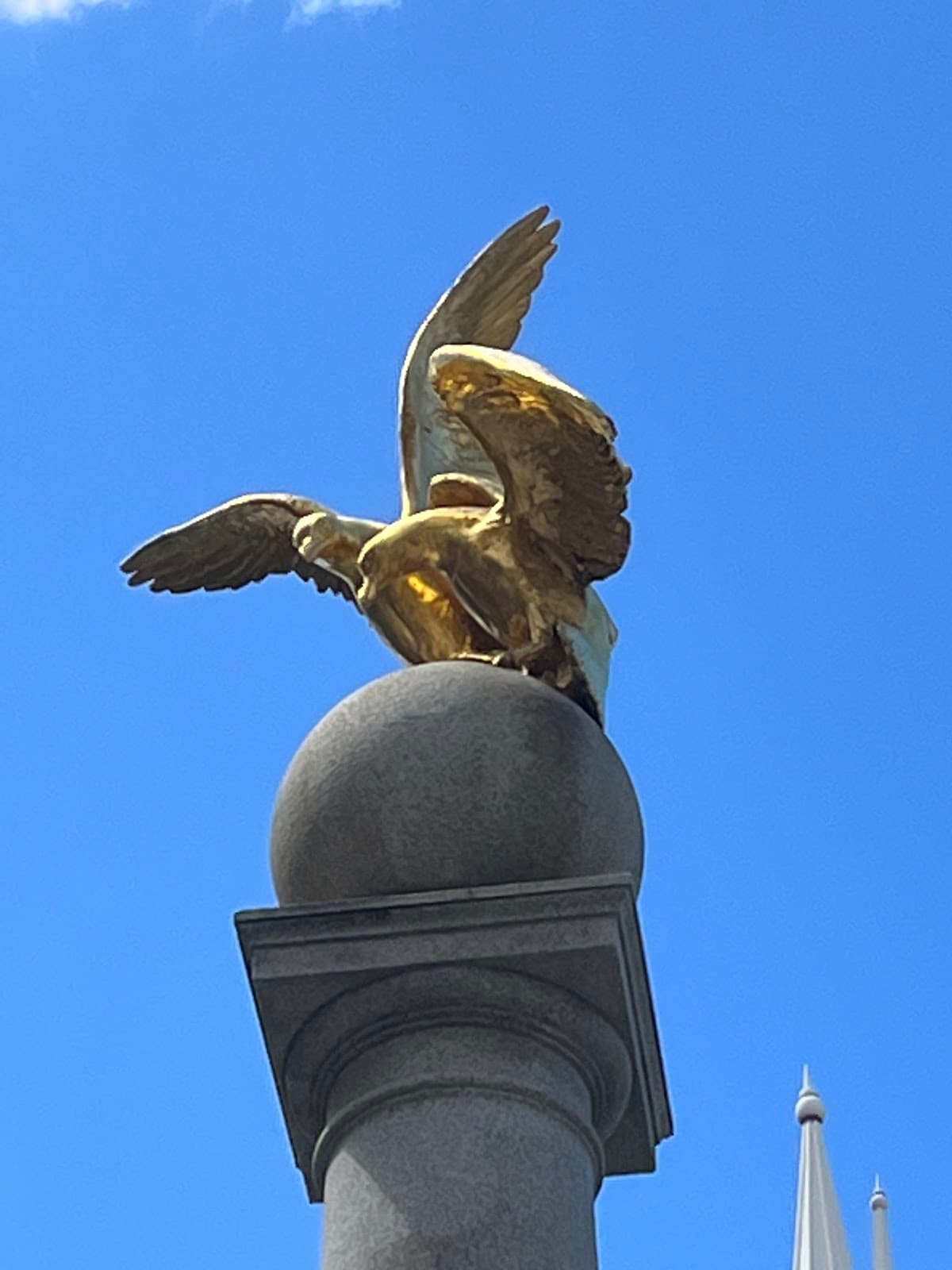 Seagull Monument - Image 1