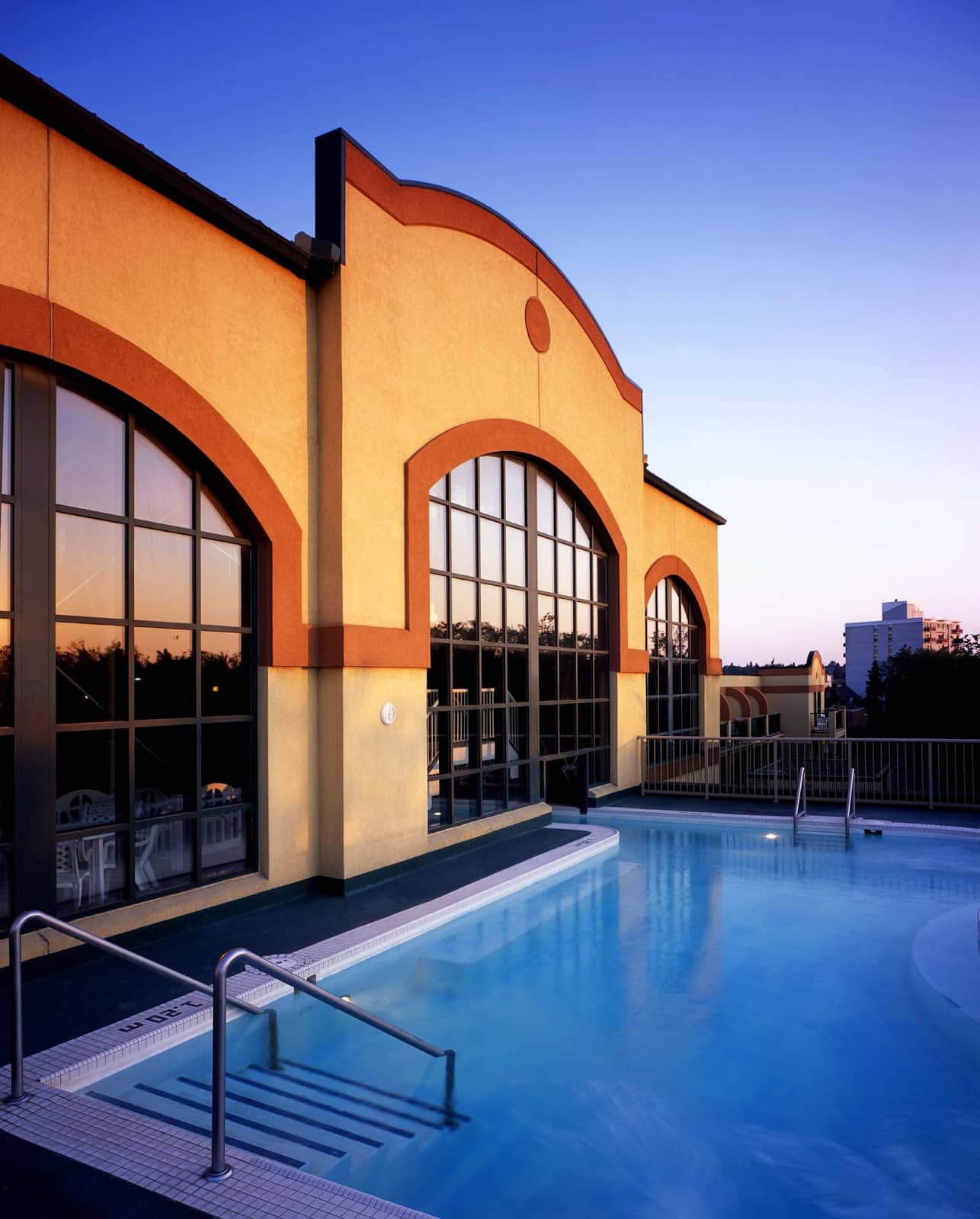 Family Suites with Jacuzzi