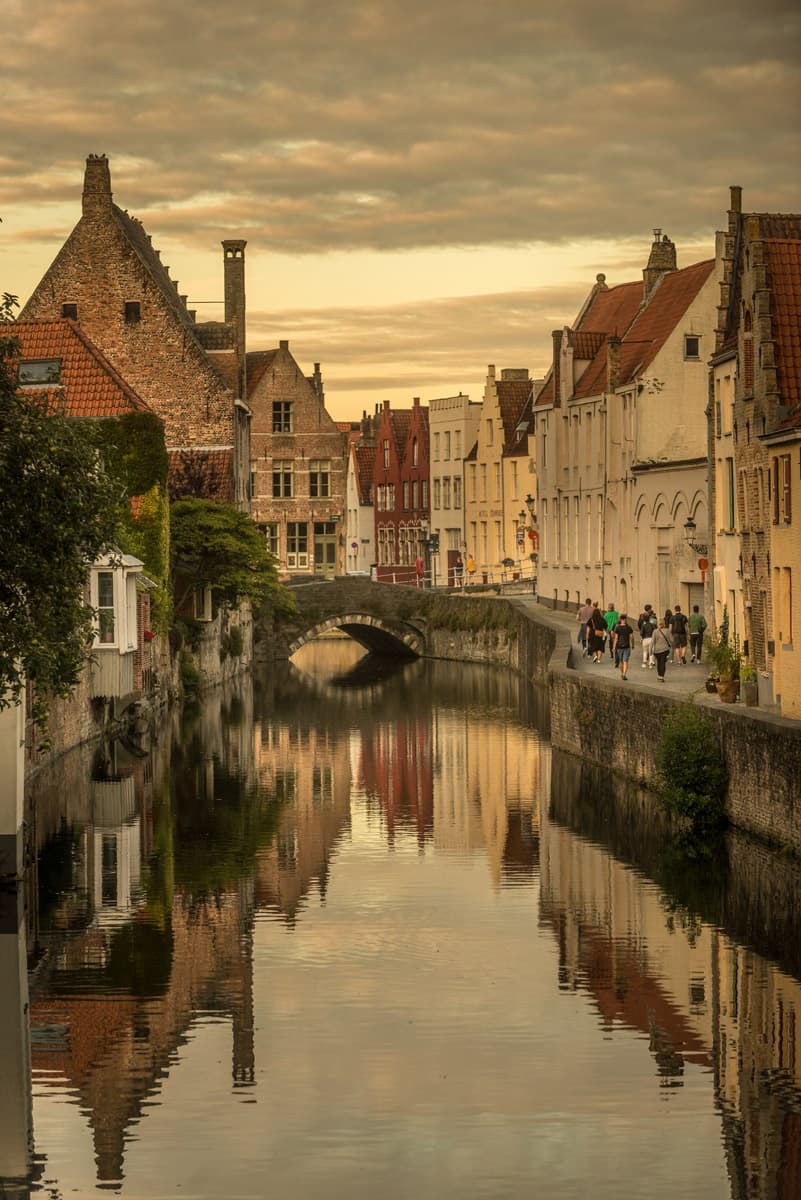 Gouden-Handrei & St-Annarei Quays Bruges - Image 1