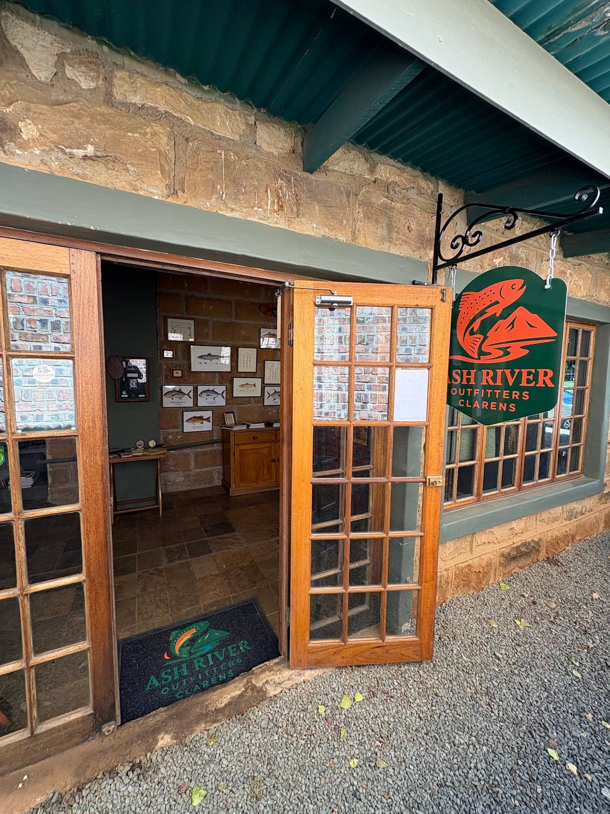 Ash River Outfitters Shop