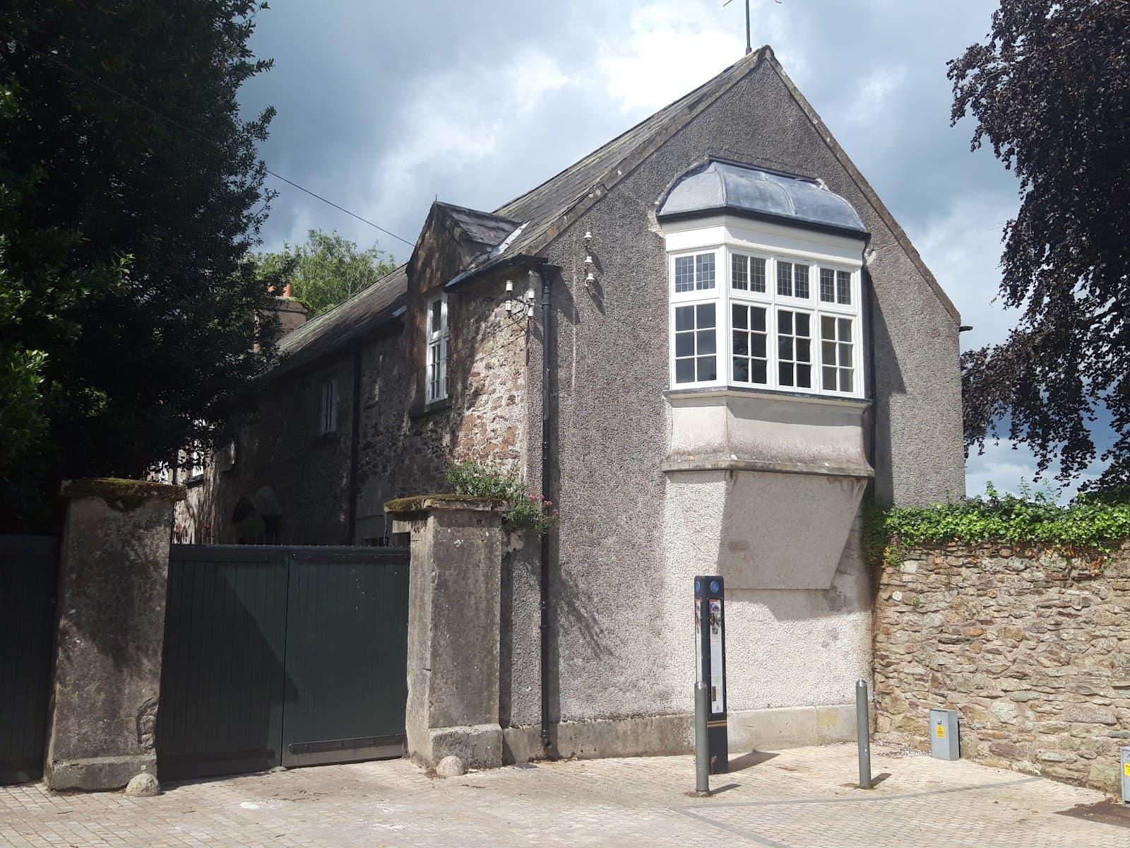 Myrtle Grove - Image 1