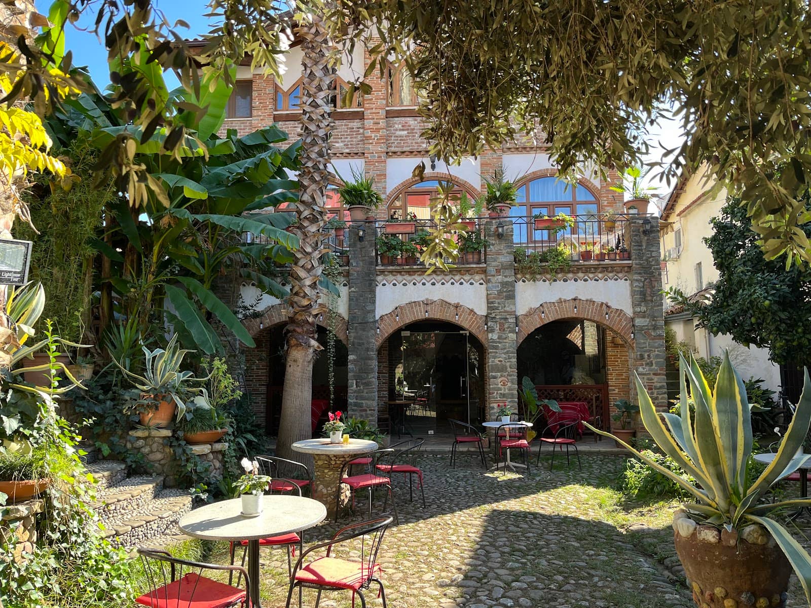 Courtyard Cafe & Culinary Experience