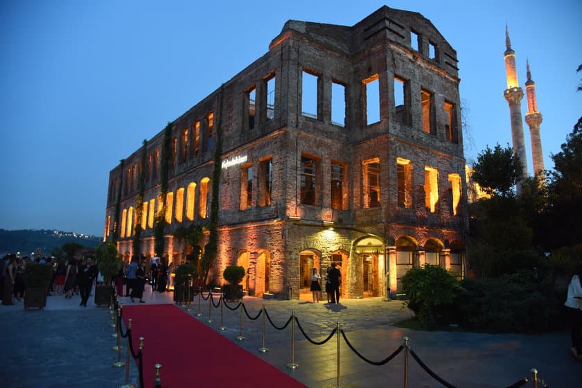 Various venues - Image 1