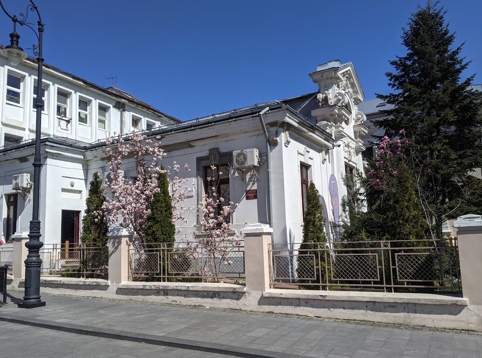 Elena Farago Memorial House - Image 1