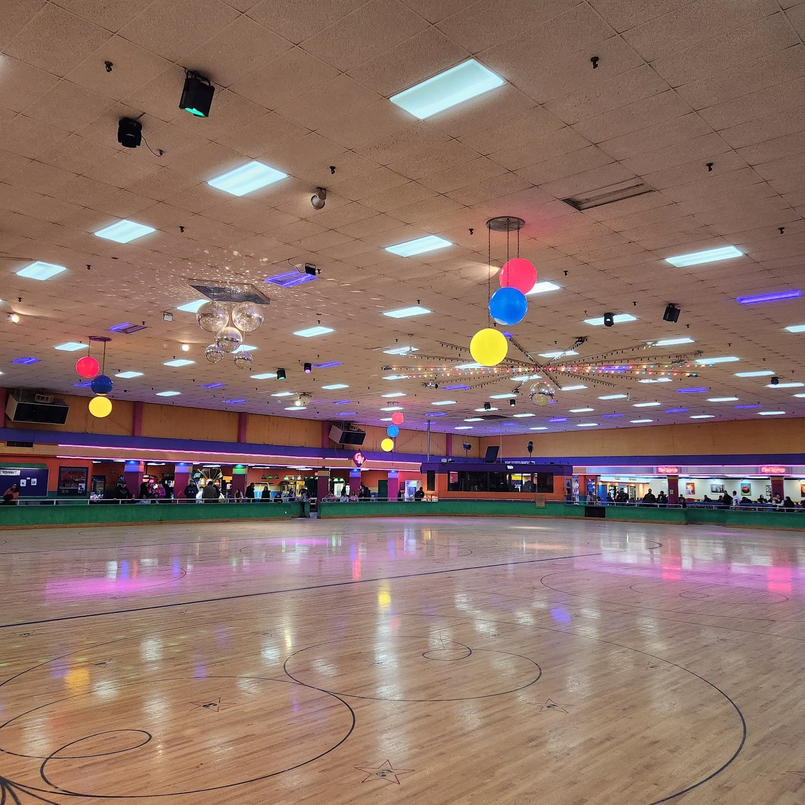 Skate World of Troy - Image 1