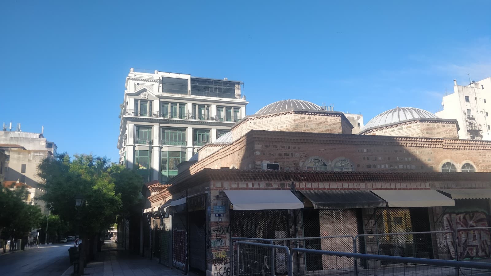 Bezesteni Covered Market - Image 1