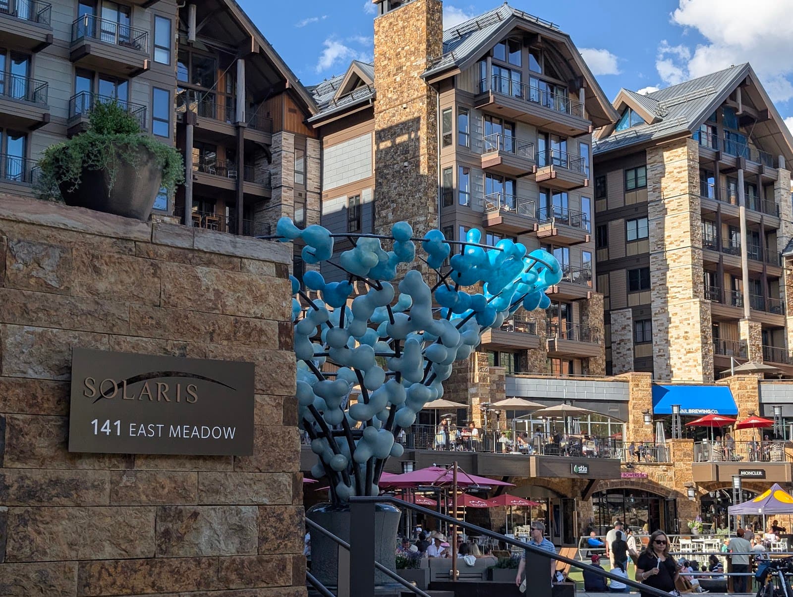 Solaris Plaza - Image 1