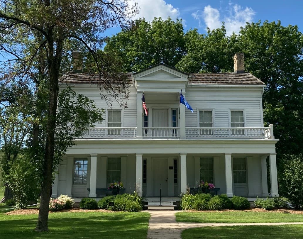 Grignon Mansion - Image 1