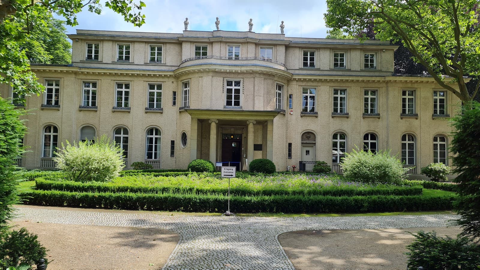 Steglitz-Zehlendorf - Image 1