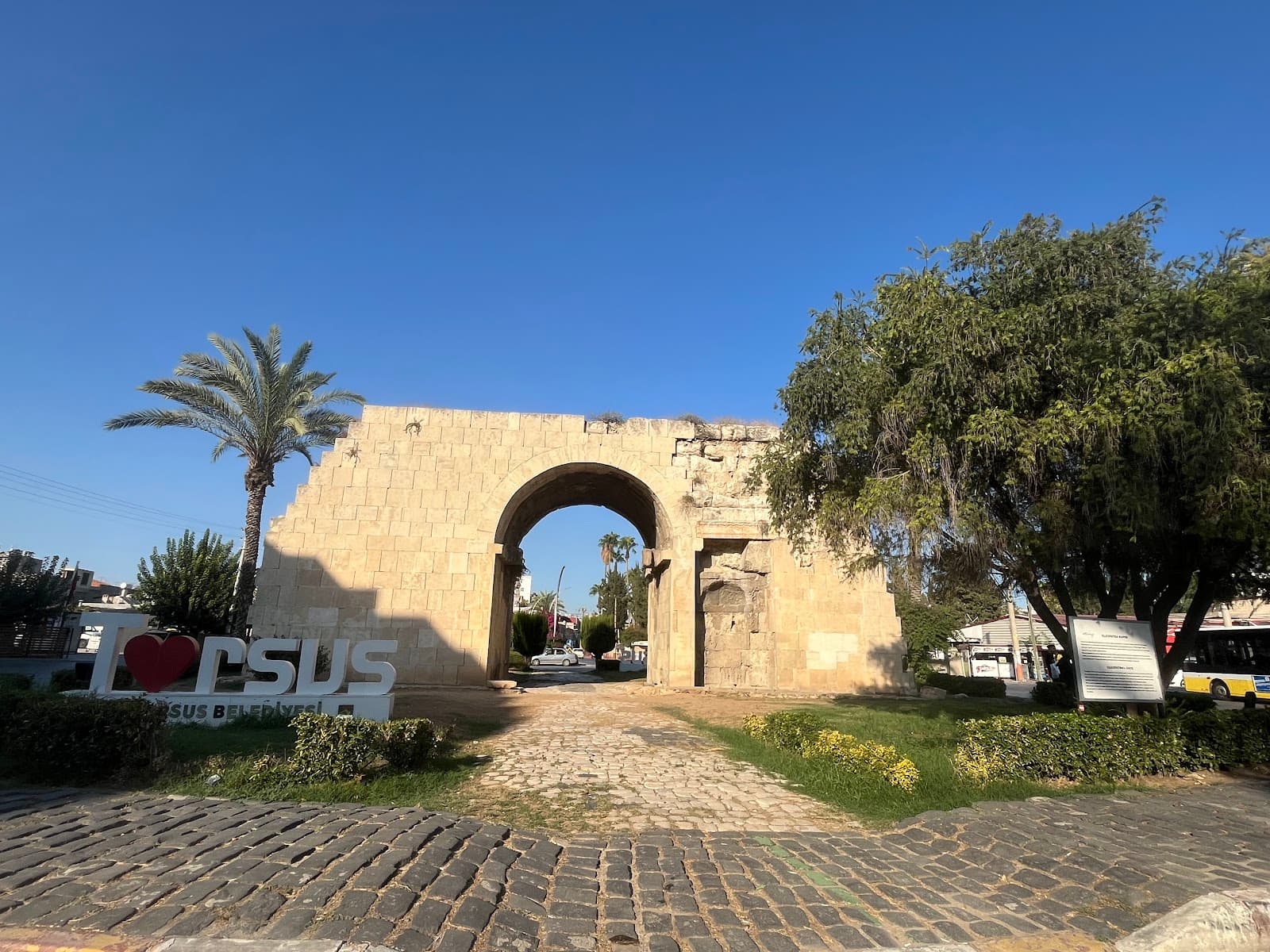 Cleopatra Gate (Tarsus) - Image 1