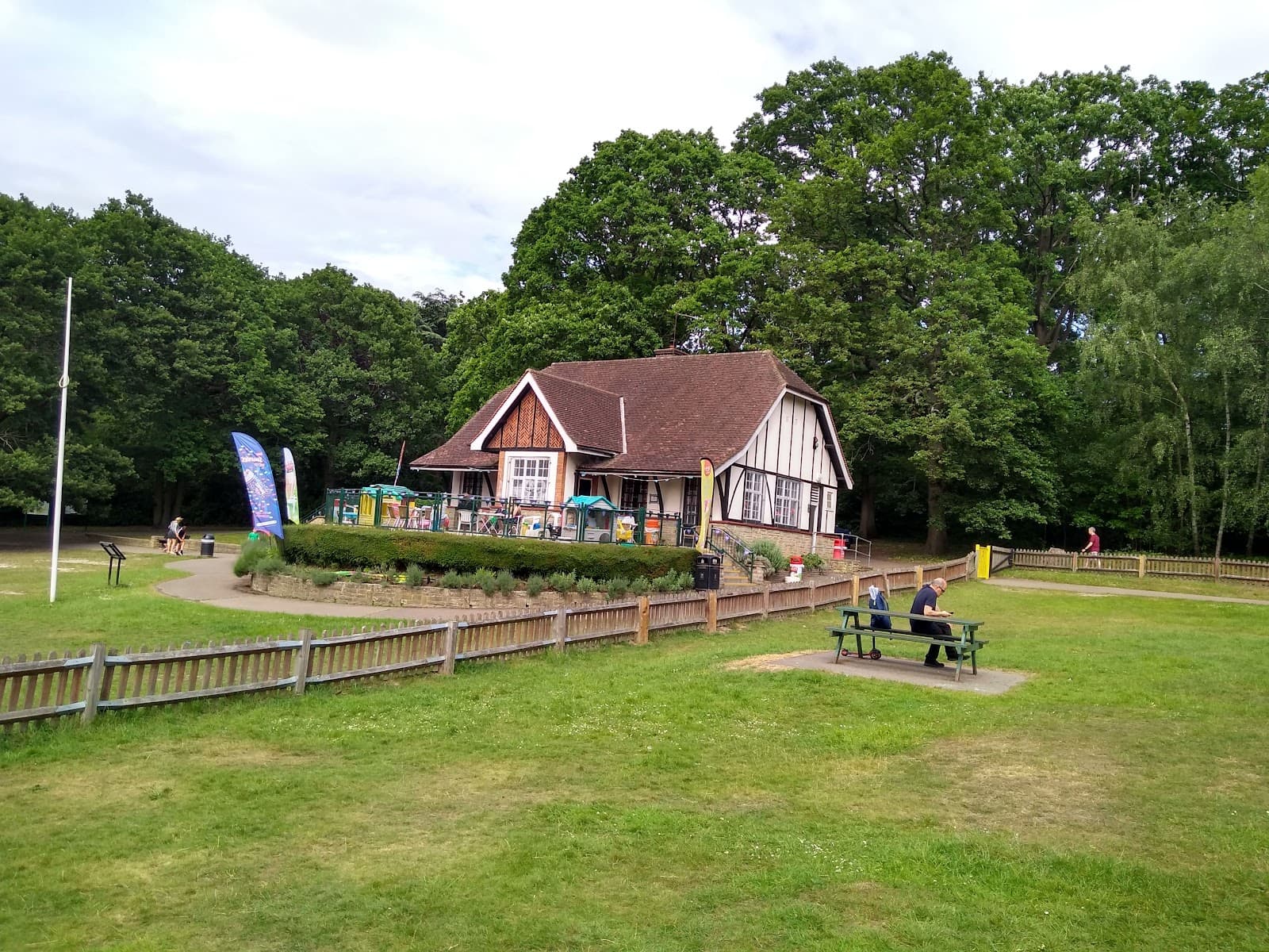 Grovelands Park - Image 1