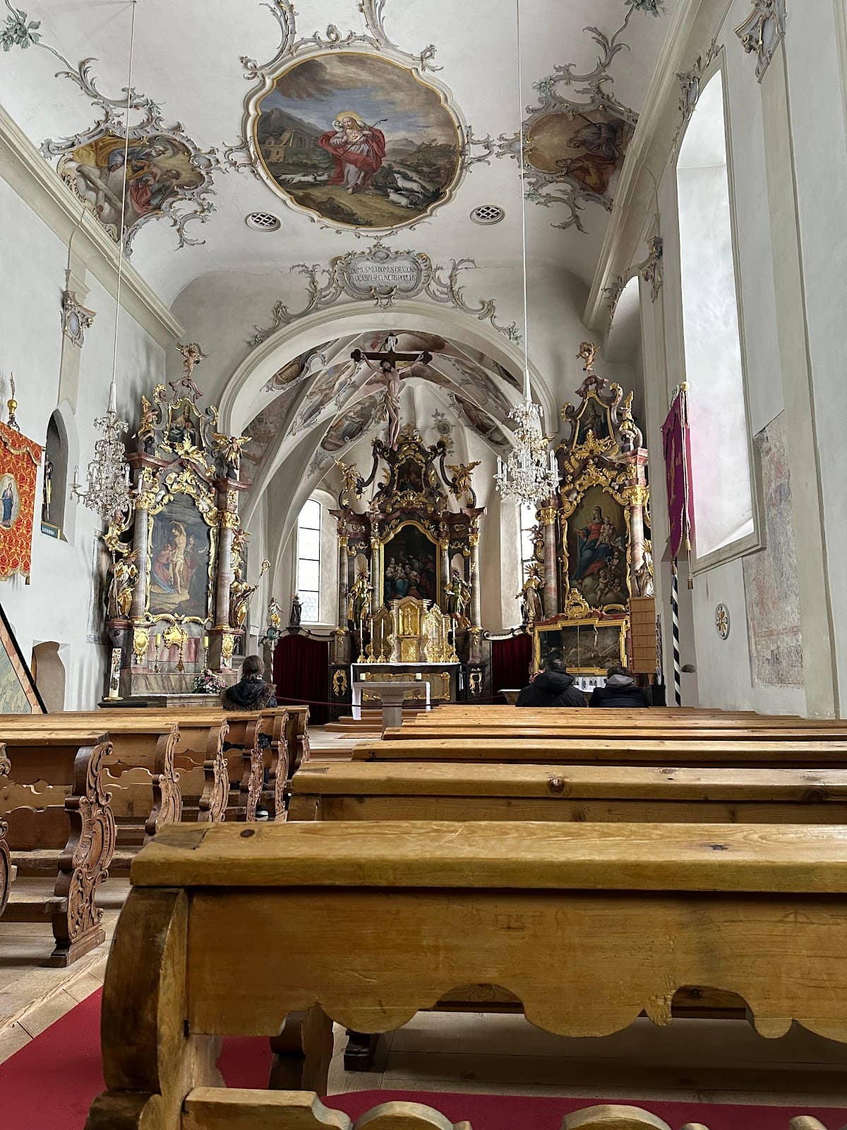 Scenic Hillside Setting