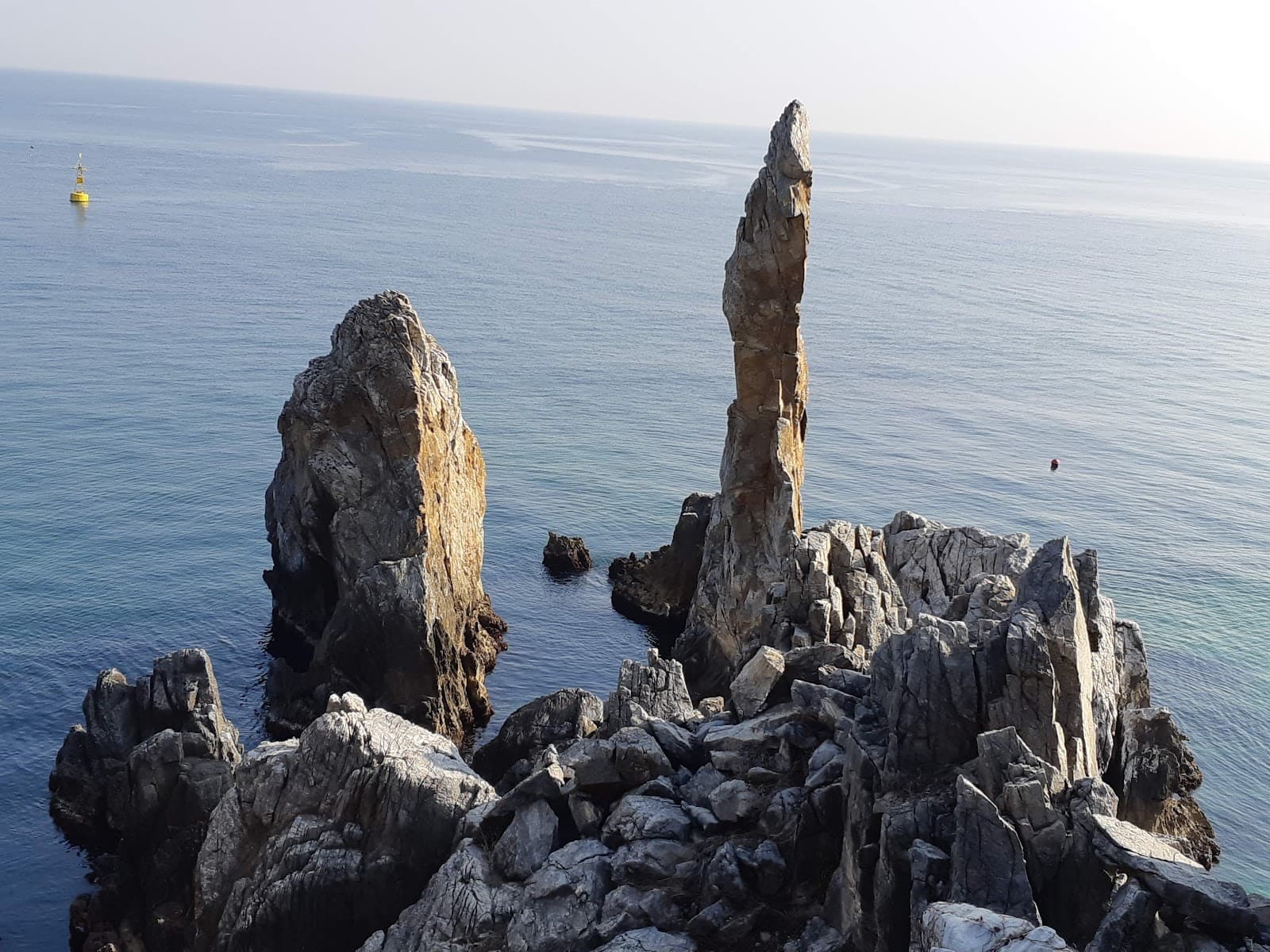 Chuam Chotdaebawi Rock - Image 1