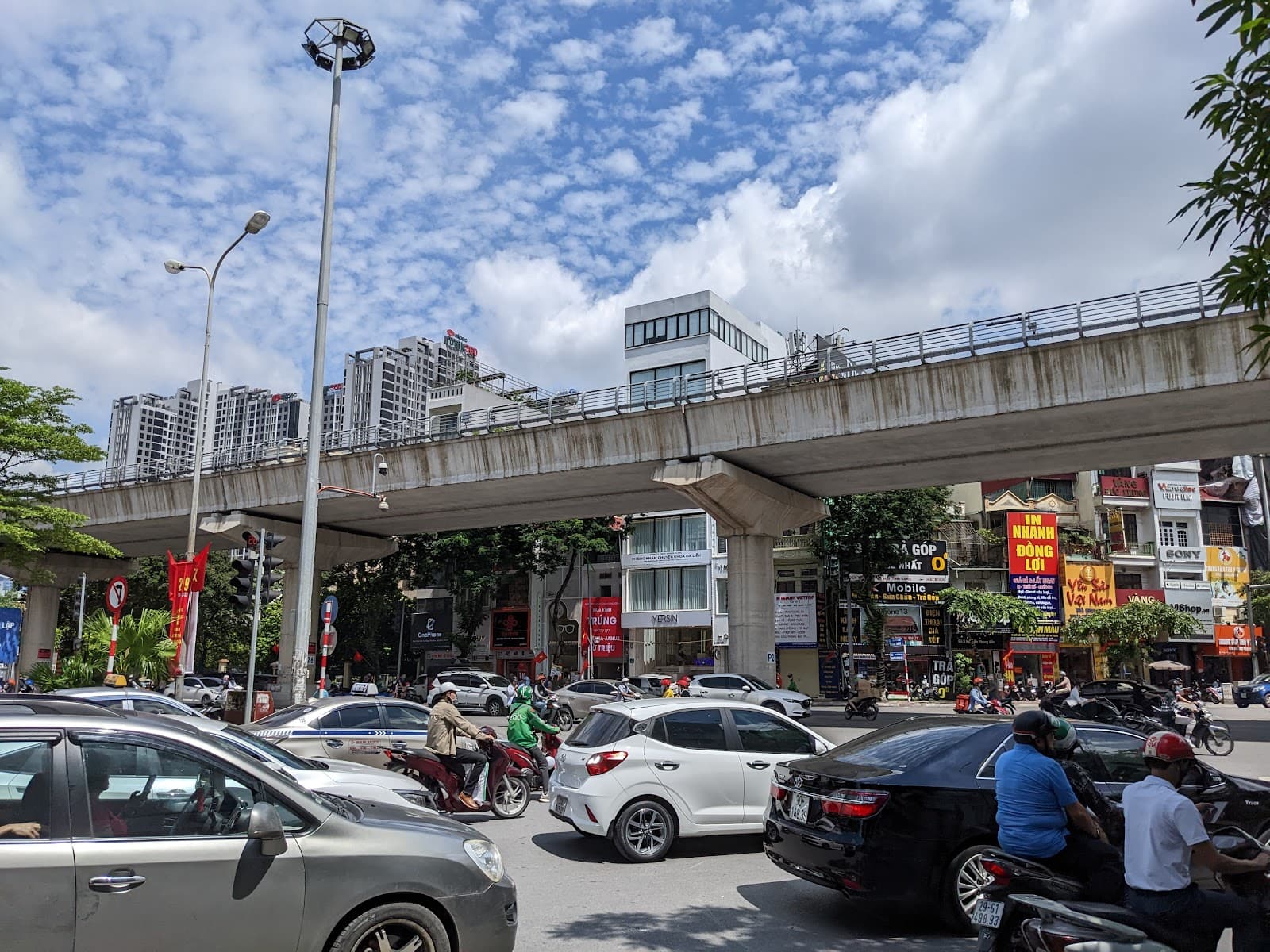 Xuan Thuy Street - Image 1