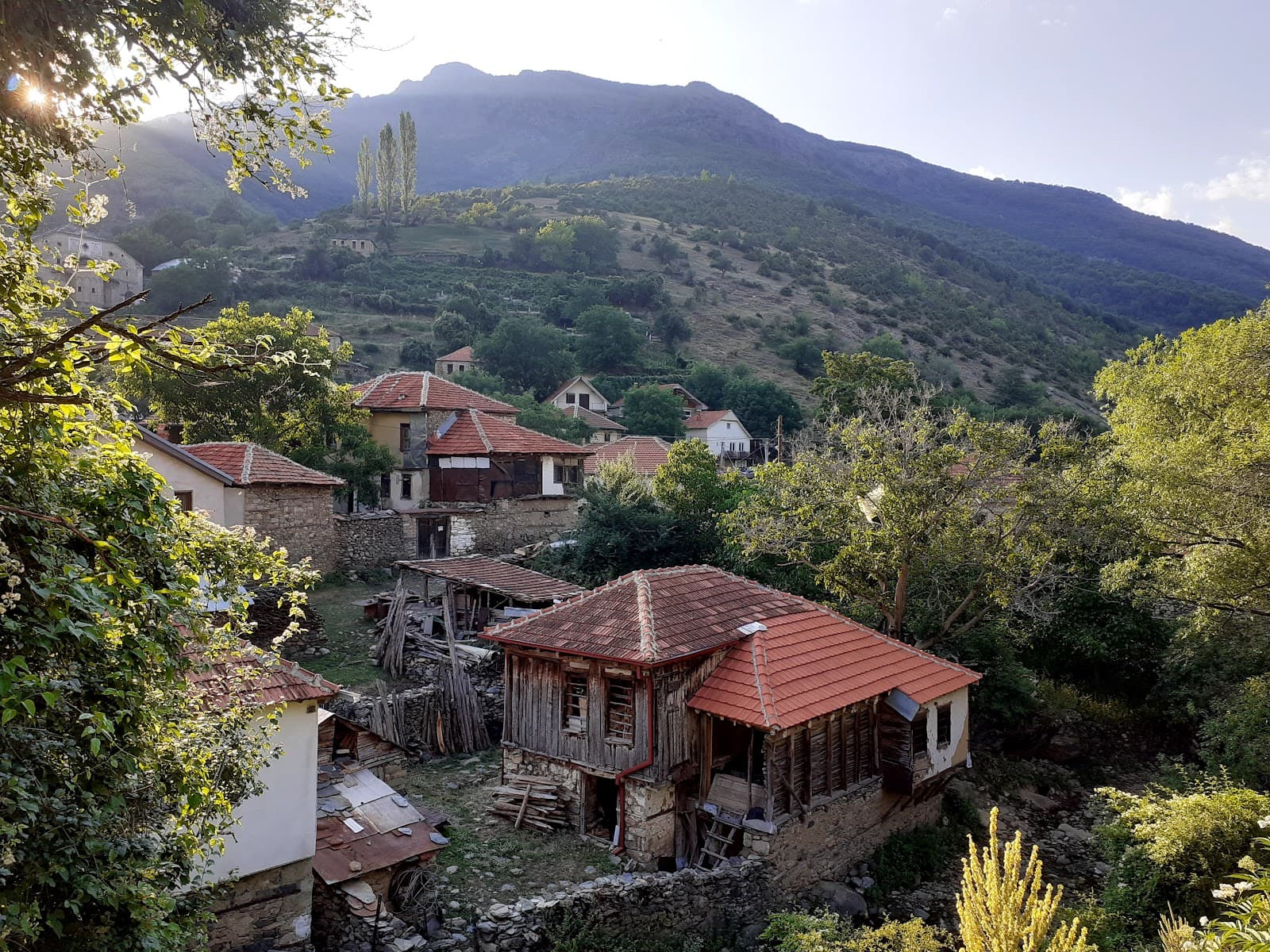Maloviste Village - Image 1