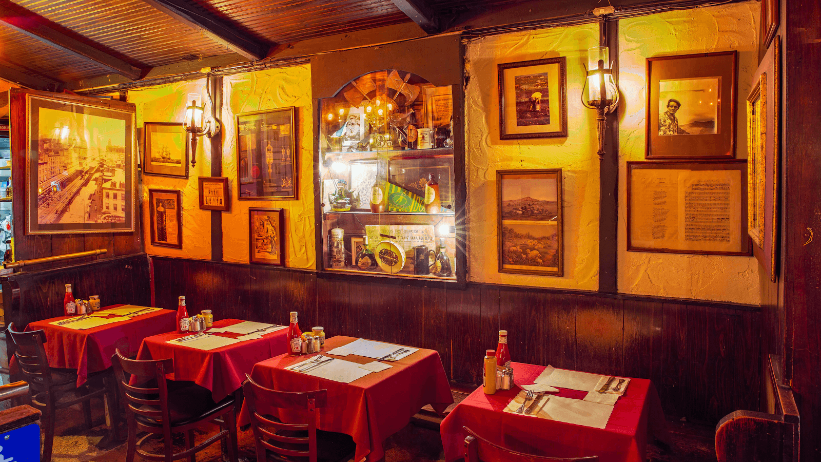 Molly's Shebeen - Image 1