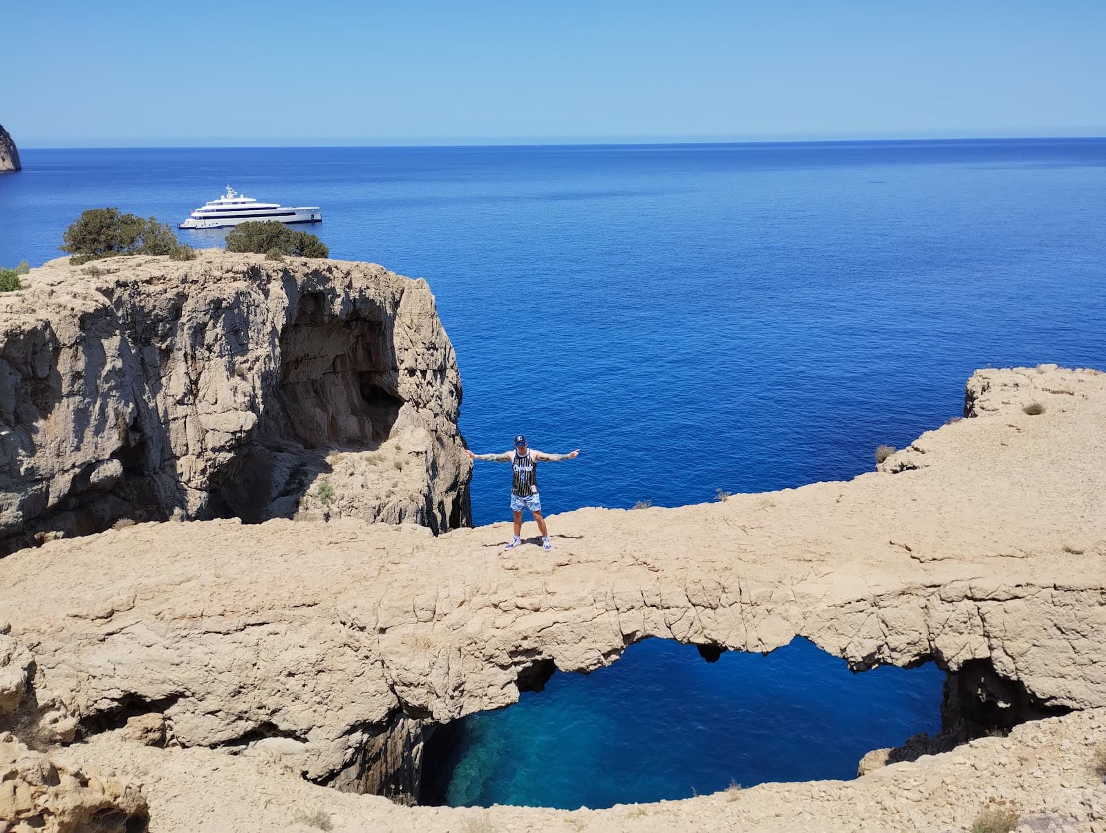 Cala d'Albarca Arch - Image 1