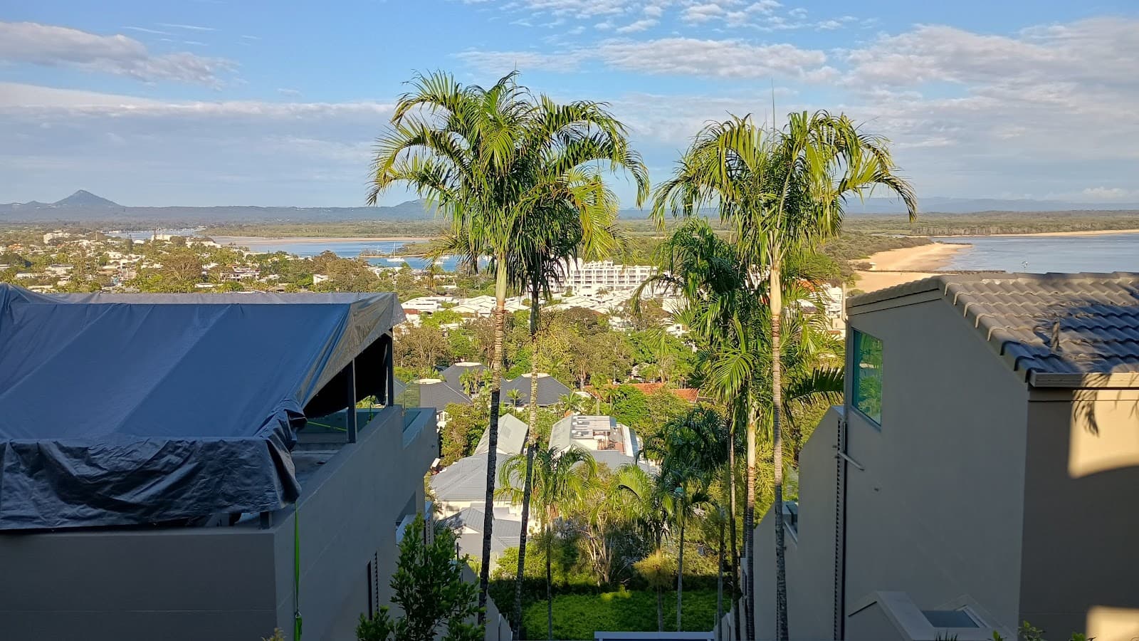 Hastings Street Noosa - Image 1