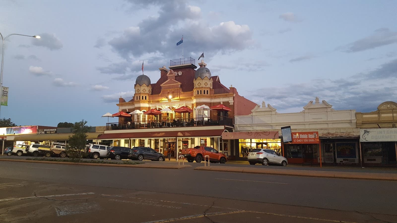 York Hotel - Image 1