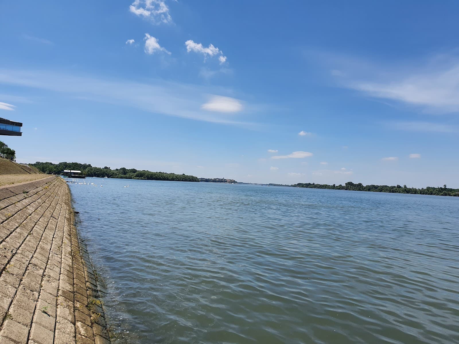 Danube Promenade Dorćol 25. maj - Image 1