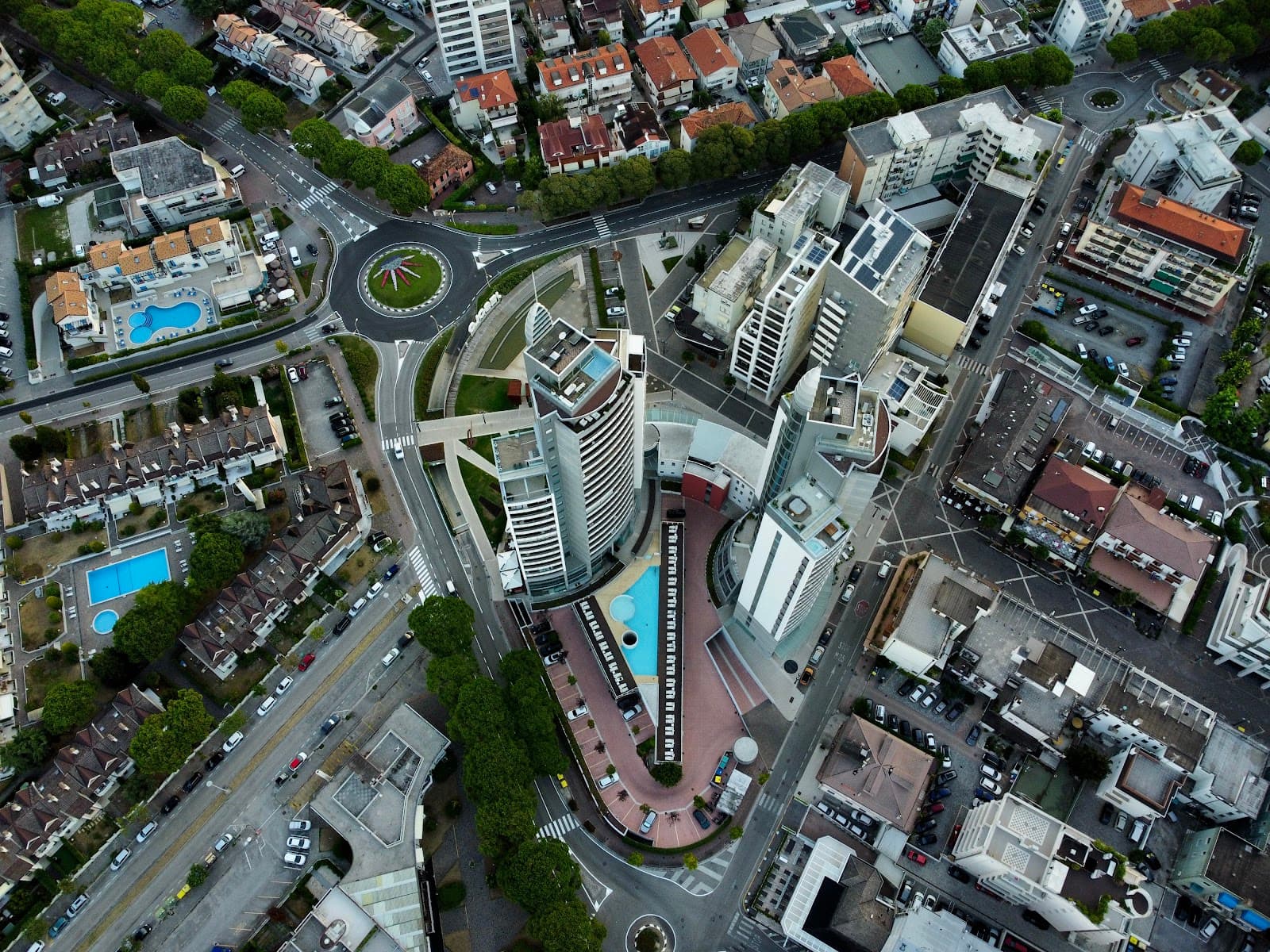 Piazza Drago and Twin Towers - Image 1