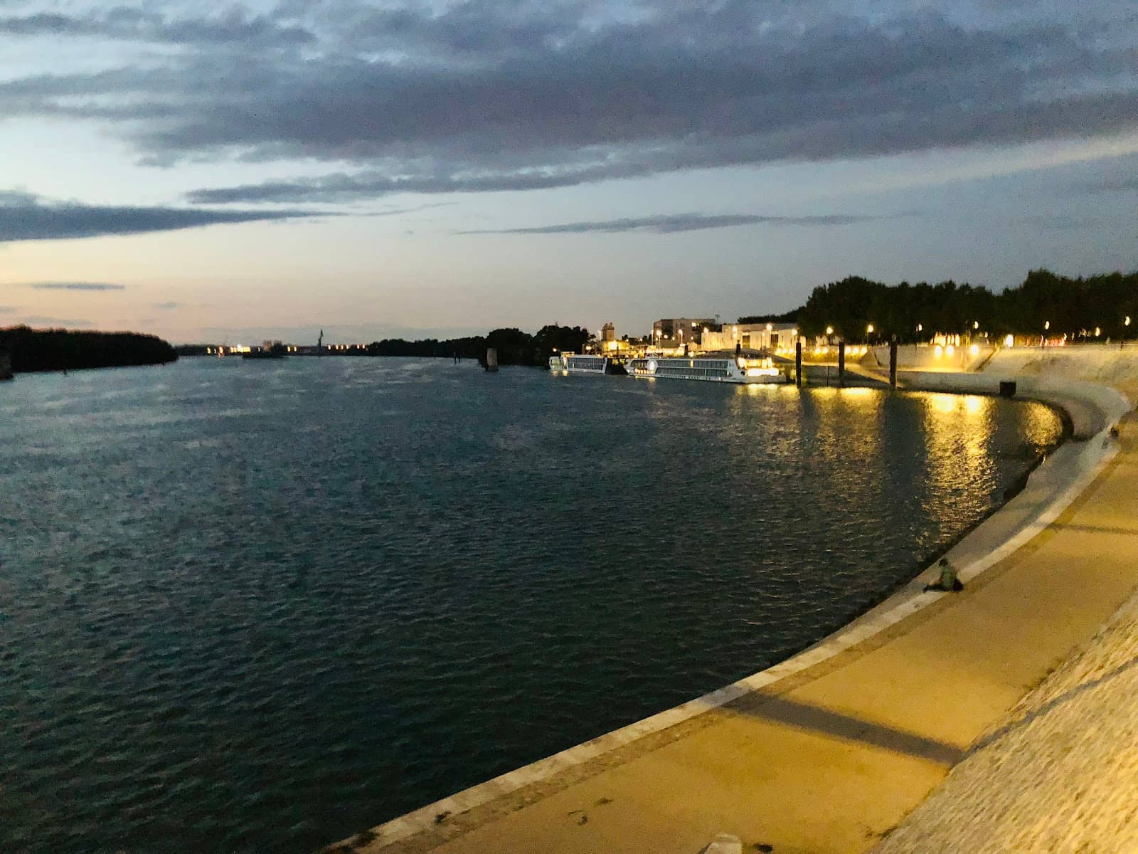 Rhône Riverside Walk