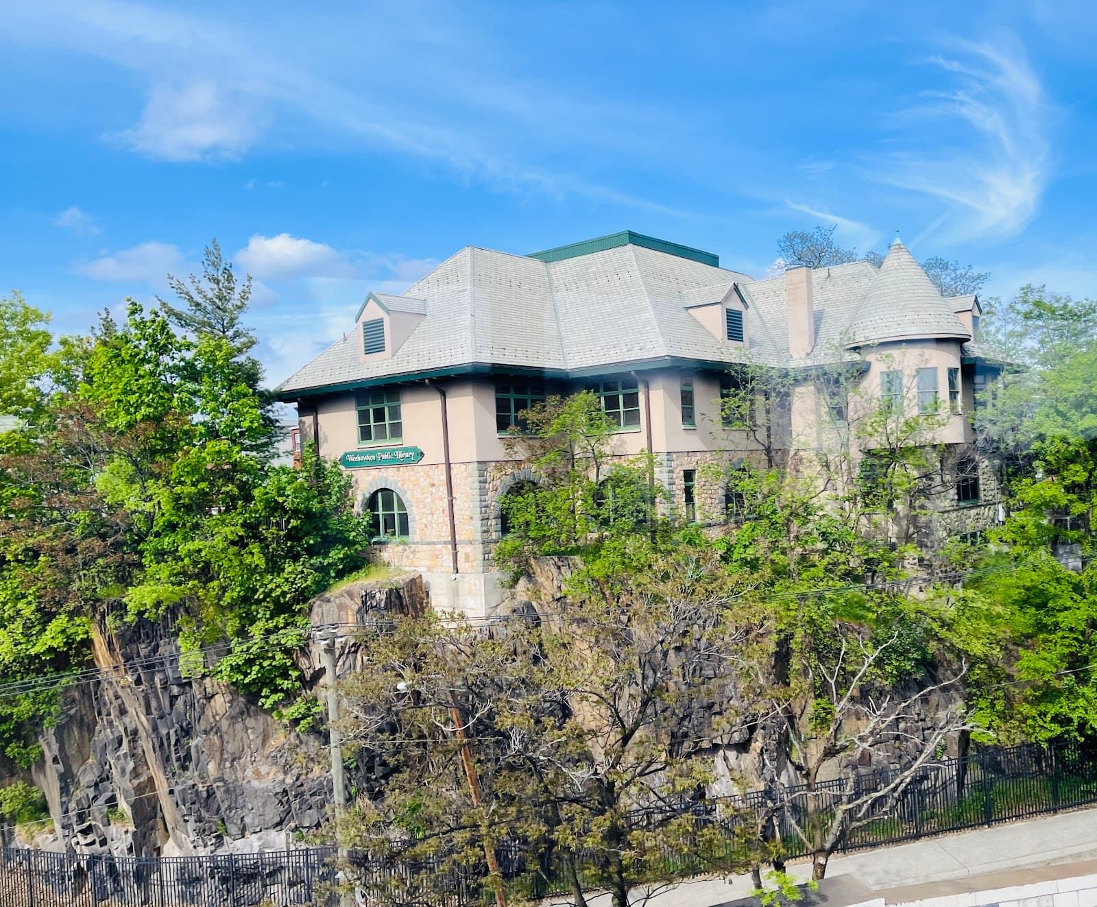 Weehawken Public Library - Image 1
