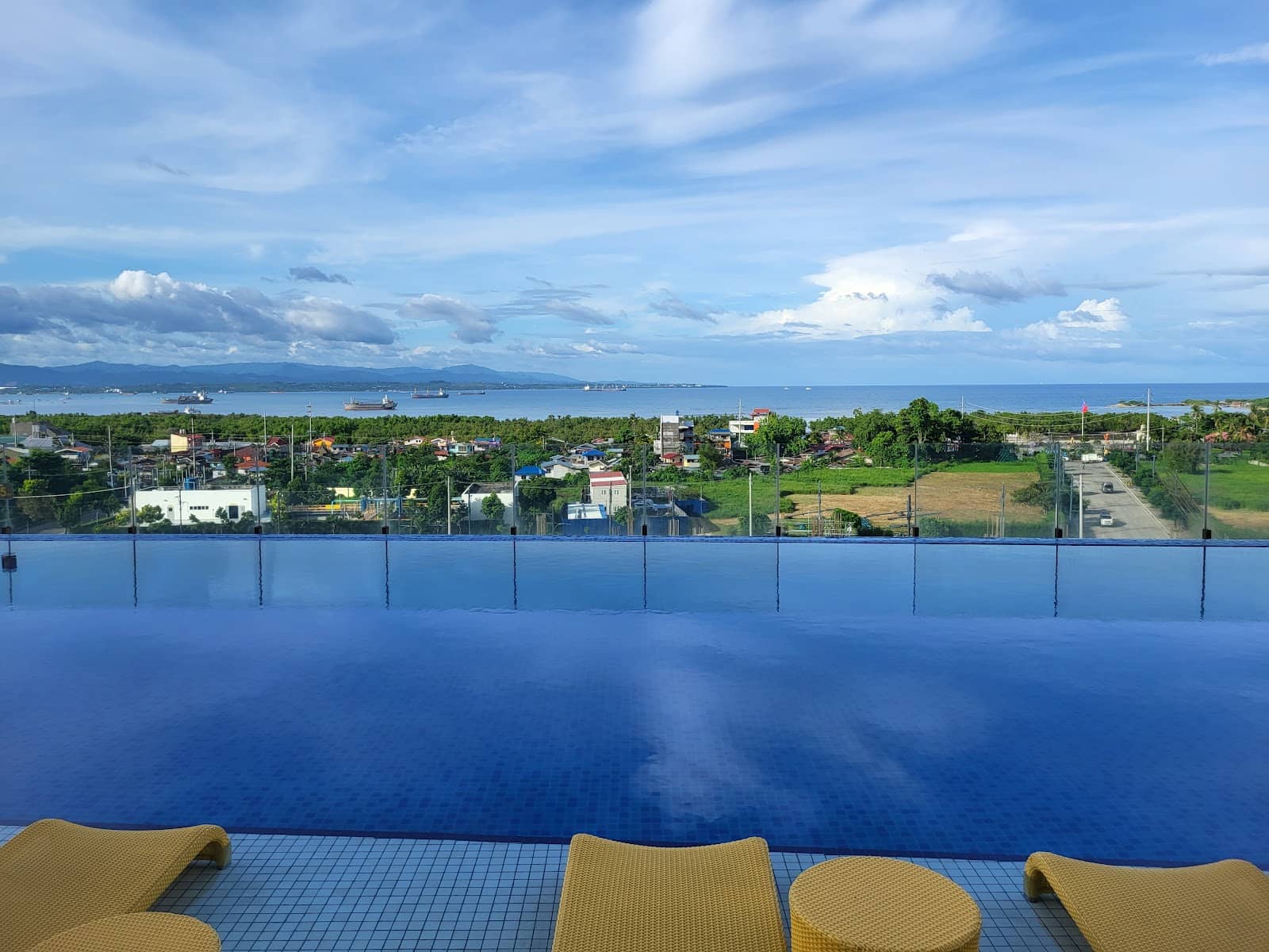 Savoy Hotel Mactan Newtown