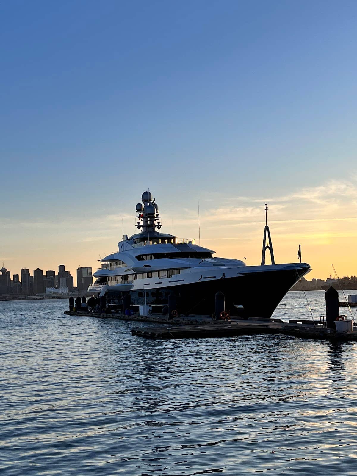 Waterfront Promenade & Views