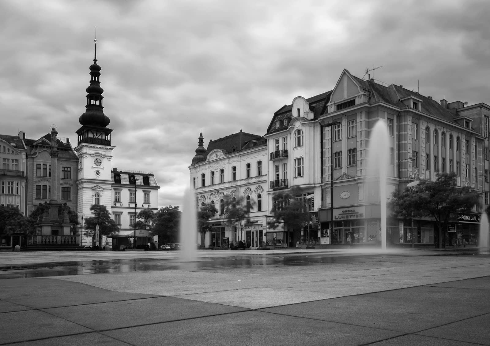 Charming Boutiques & Cafes