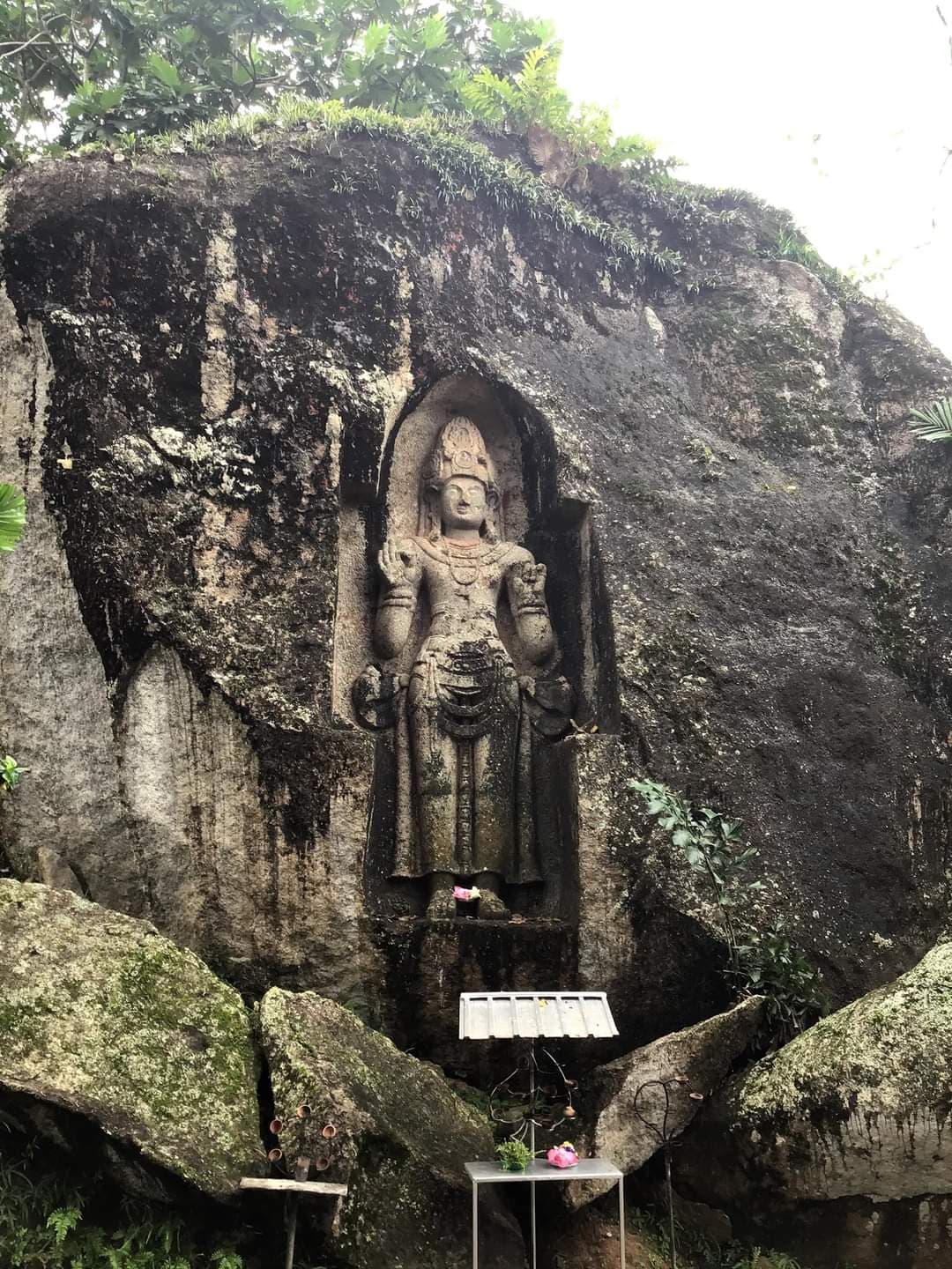 Kushtarajagala Statue - Image 1