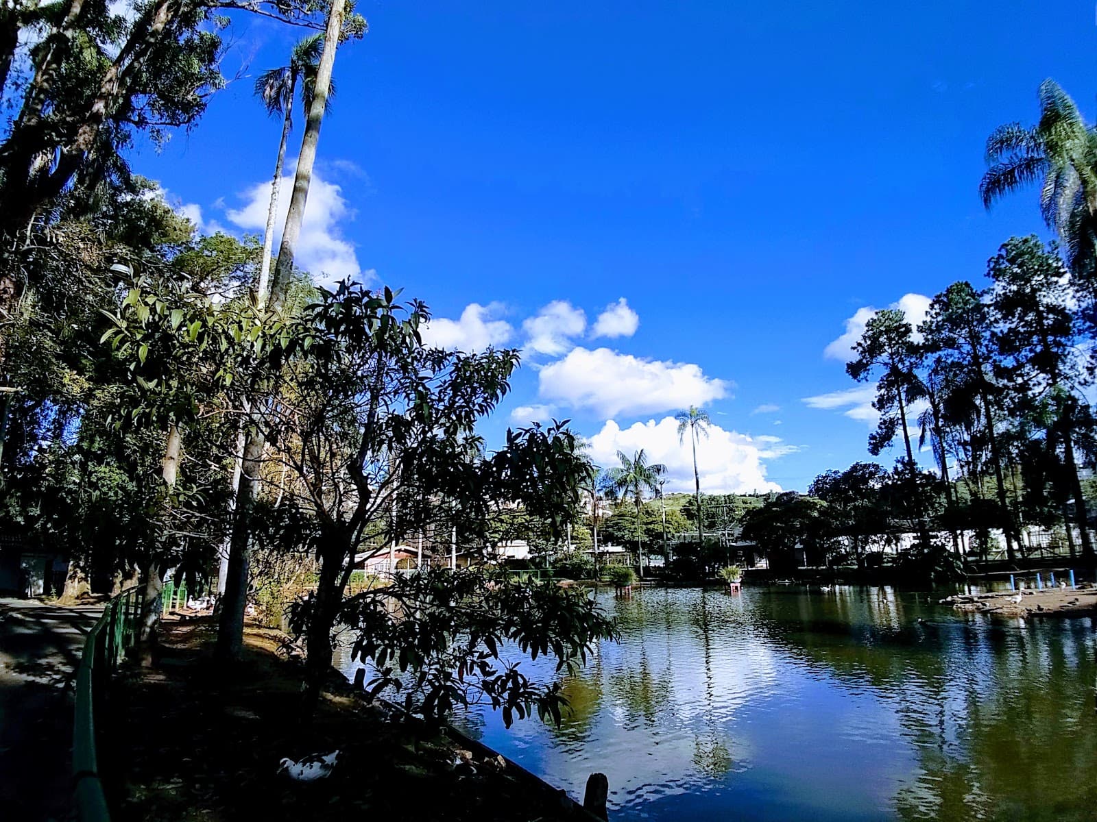 Country Club Lake Park - Image 1