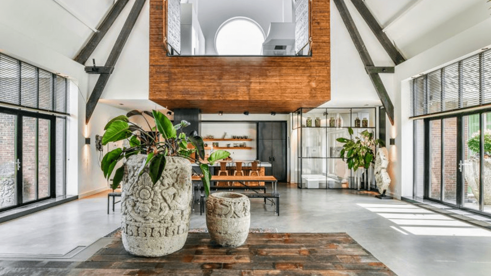 Stylish, Beach-Themed Decor