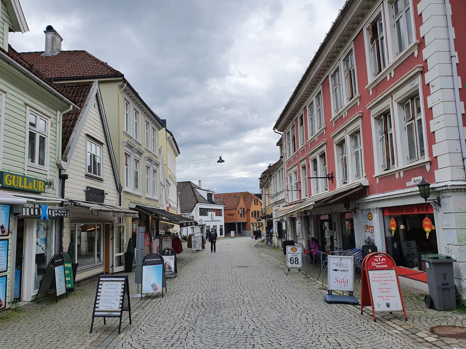 Marken Pedestrian Street - Image 1