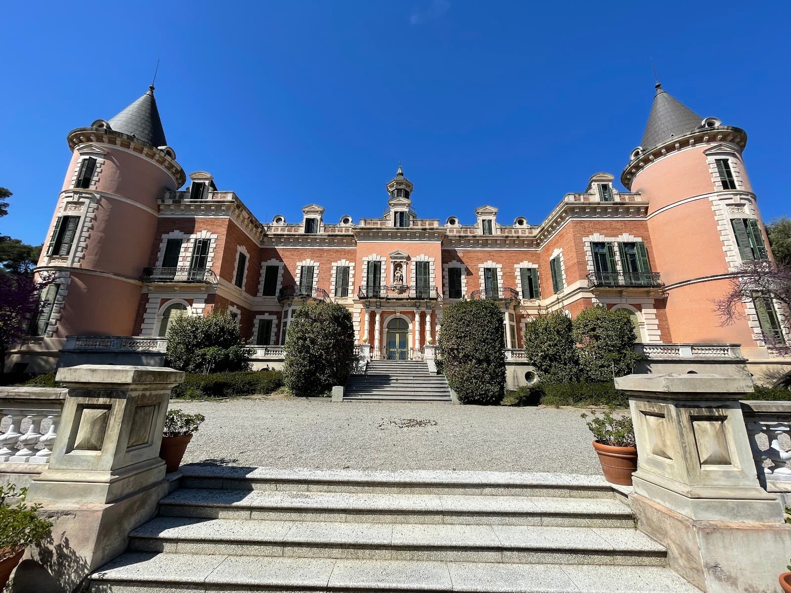 Palau de les Heures Gardens - Image 1