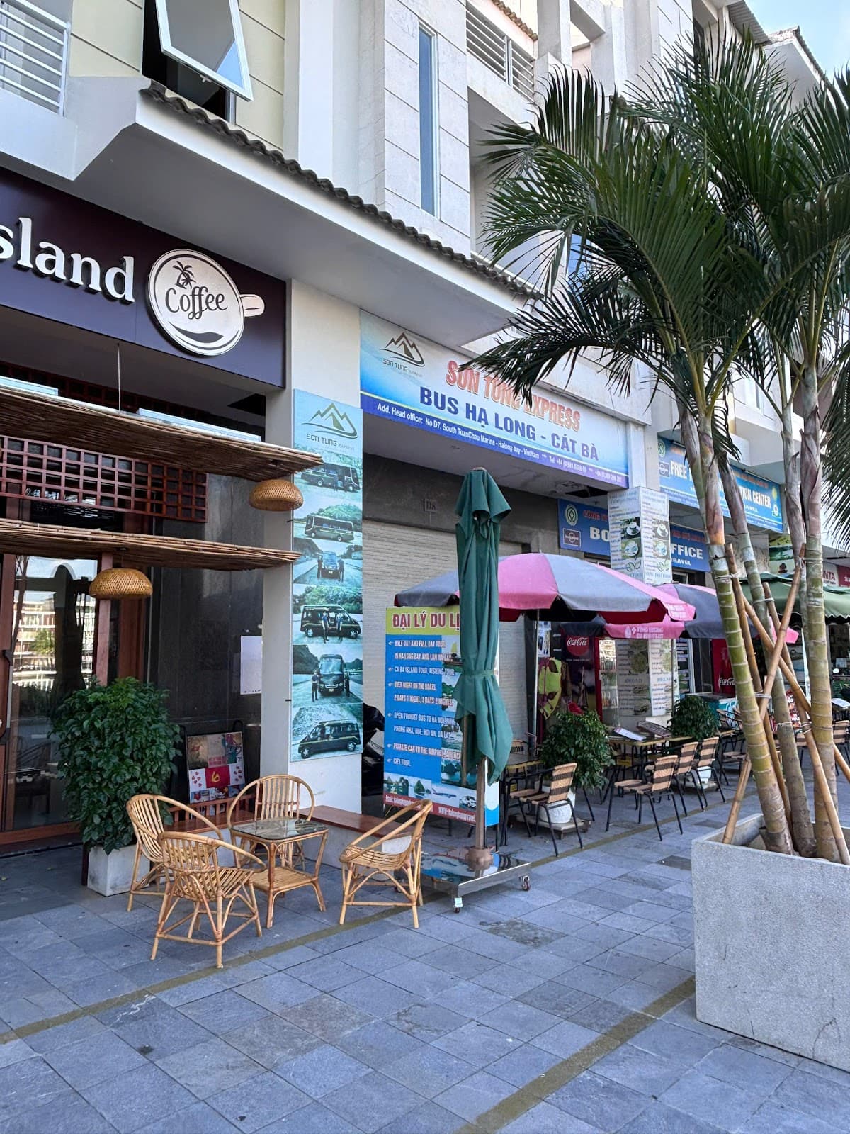 Cafe on Tuan Chau Island - Image 1
