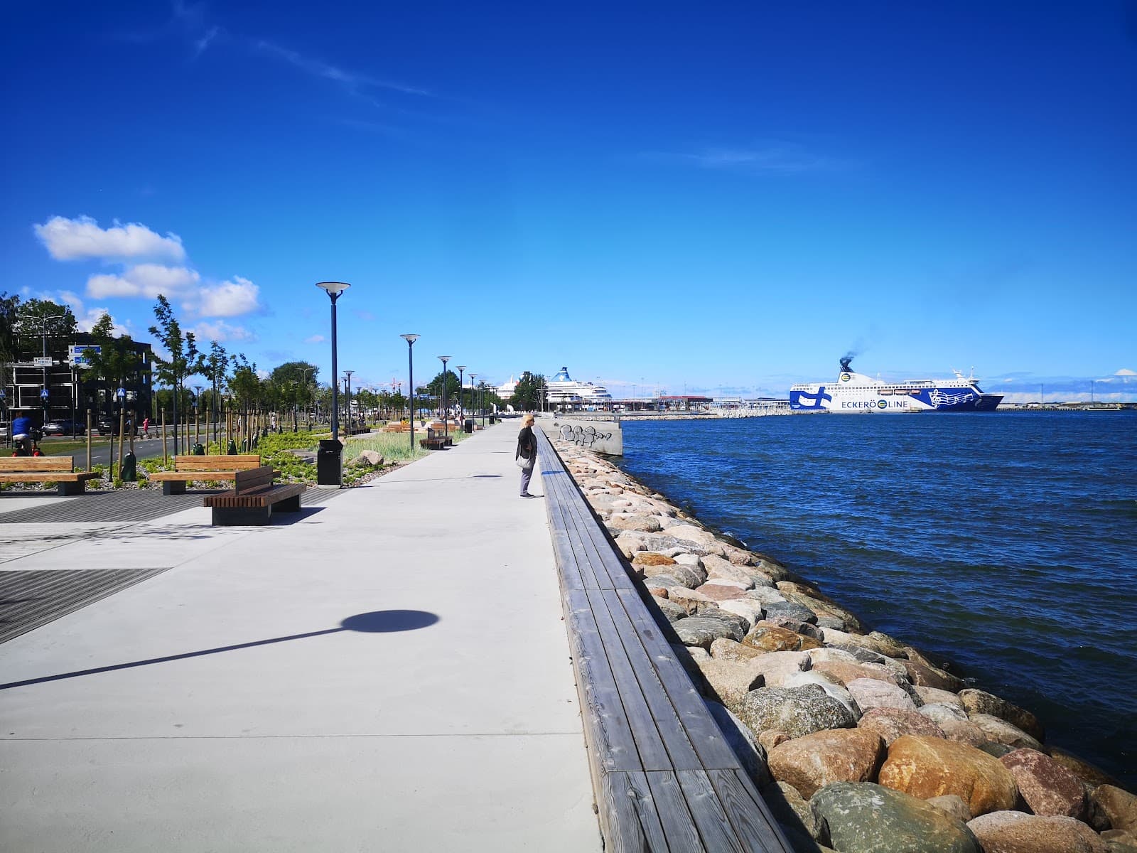 Reidi tee Seafront Promenade - Image 1