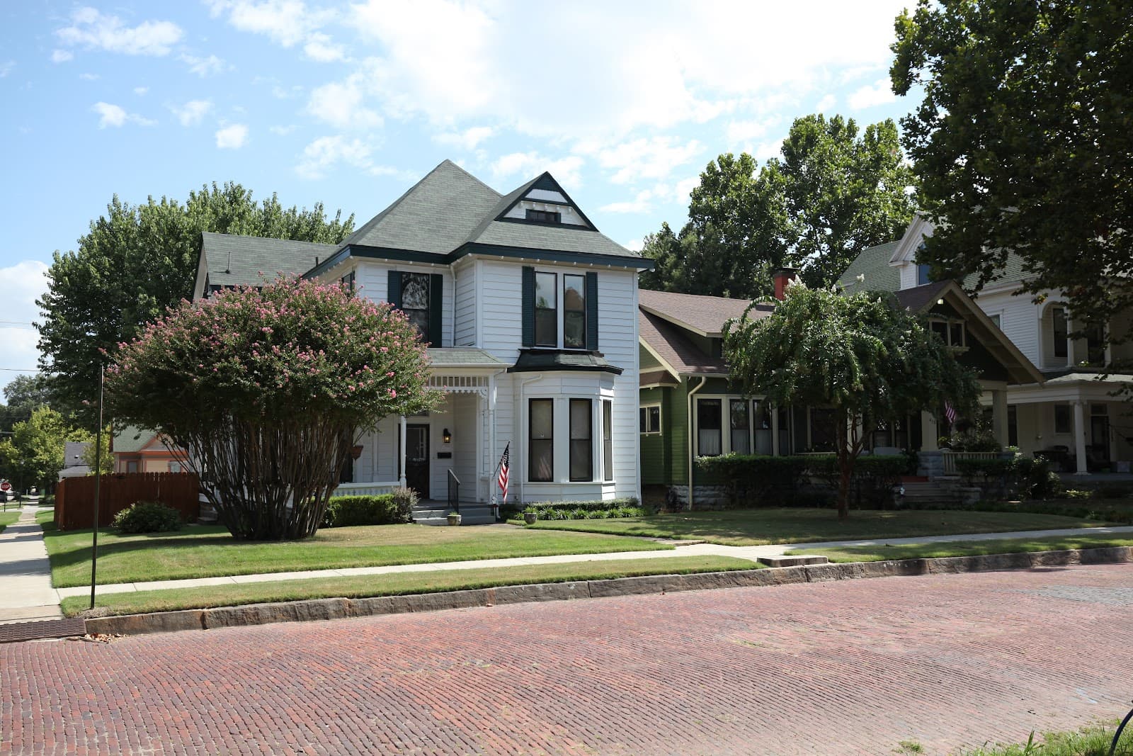 Belle Grove Historic District - Image 1