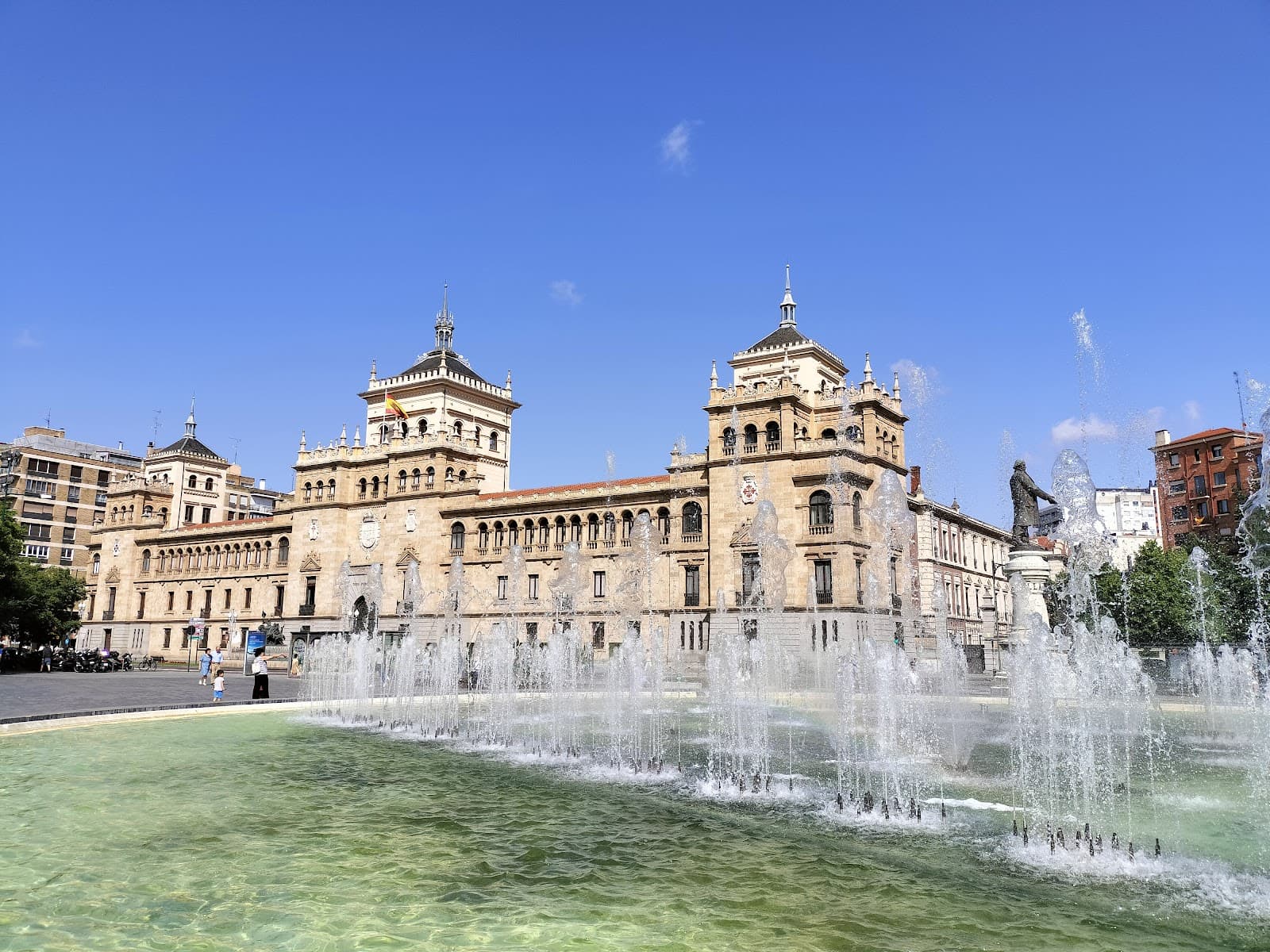 Plaza Zorrilla Valladolid - Image 1