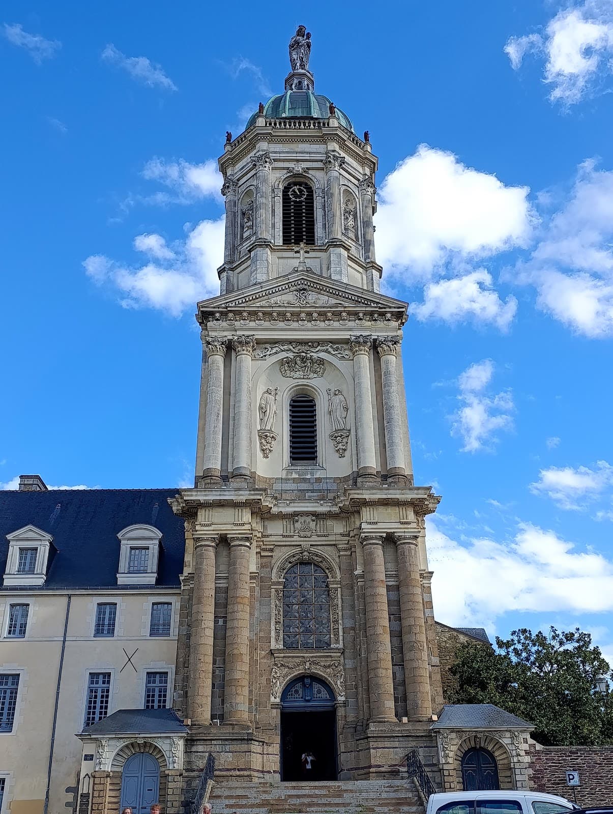 Notre-Dame-en-Saint-Melaine - Image 1