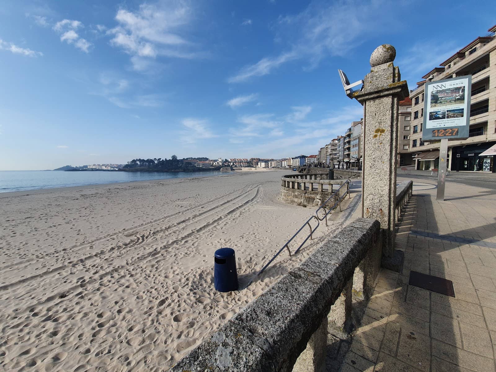 Charming Cafes and Restaurants