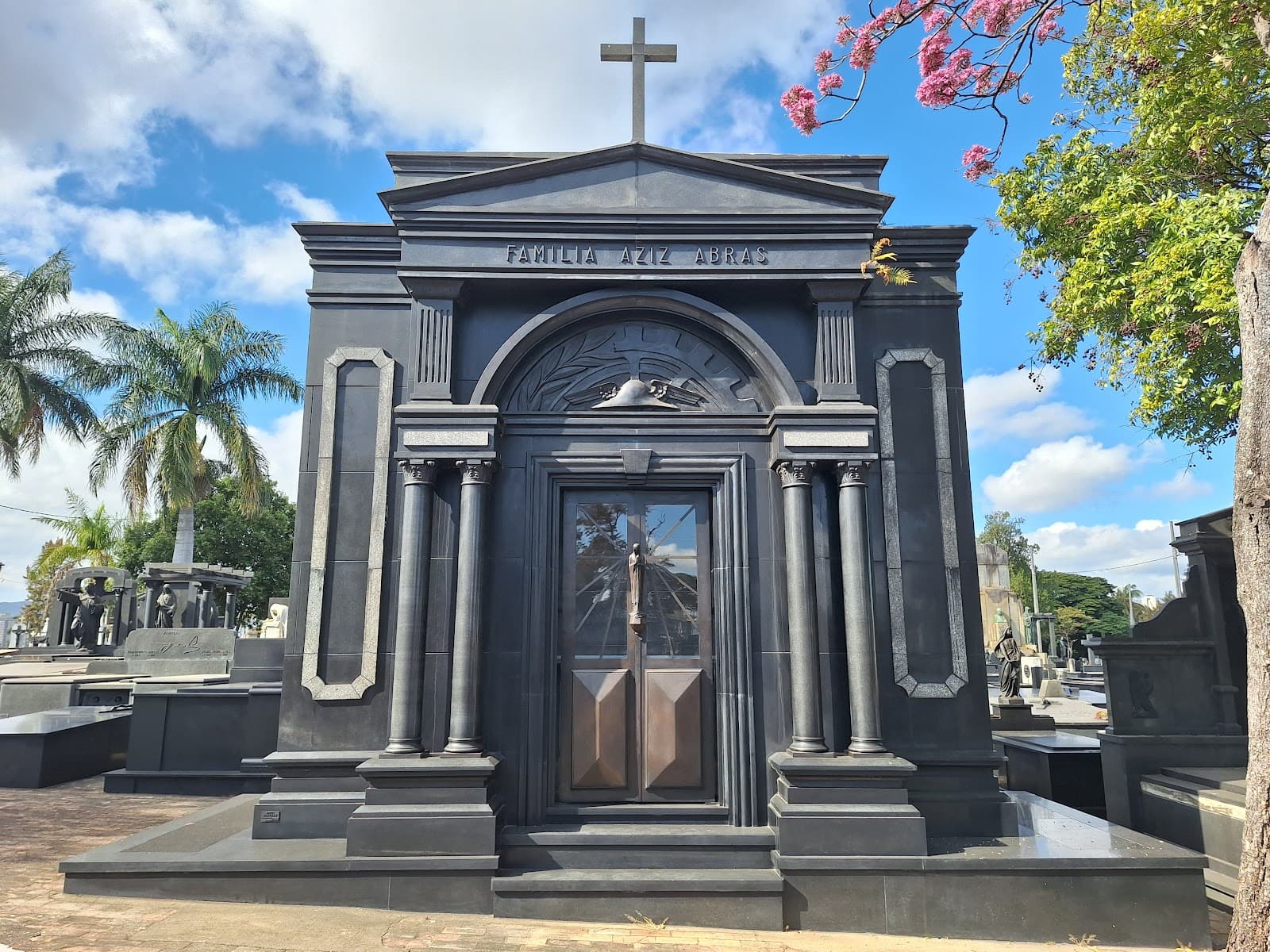 Cemitério do Bonfim - Image 1