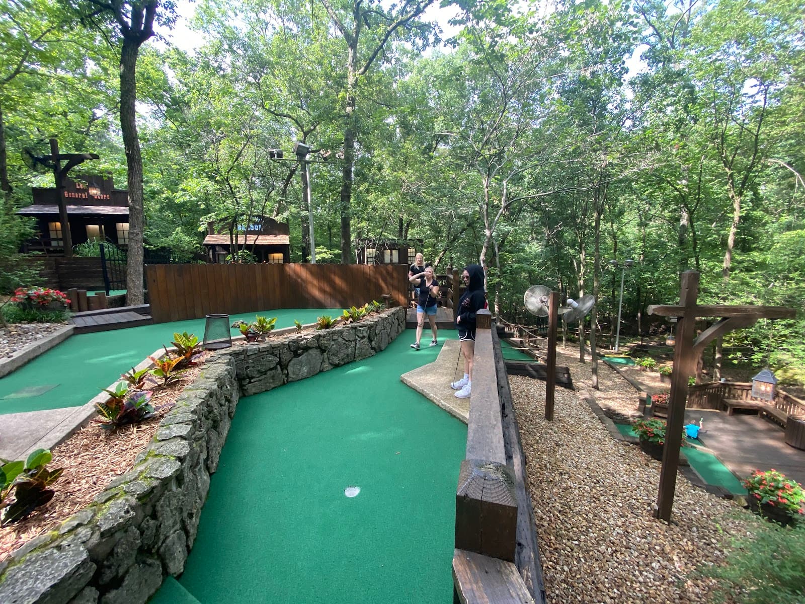 Sugar Creek Mini Golf - Image 1