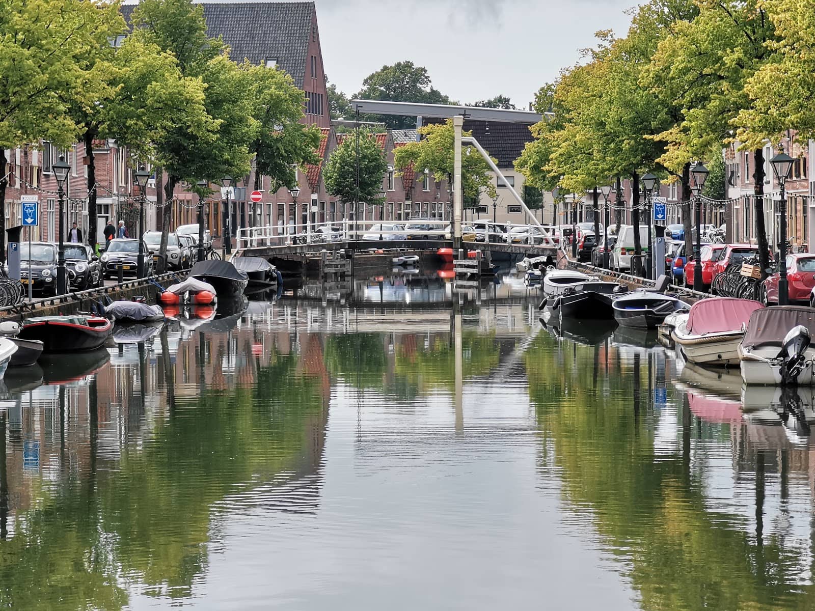 Charming Cafes & Eateries