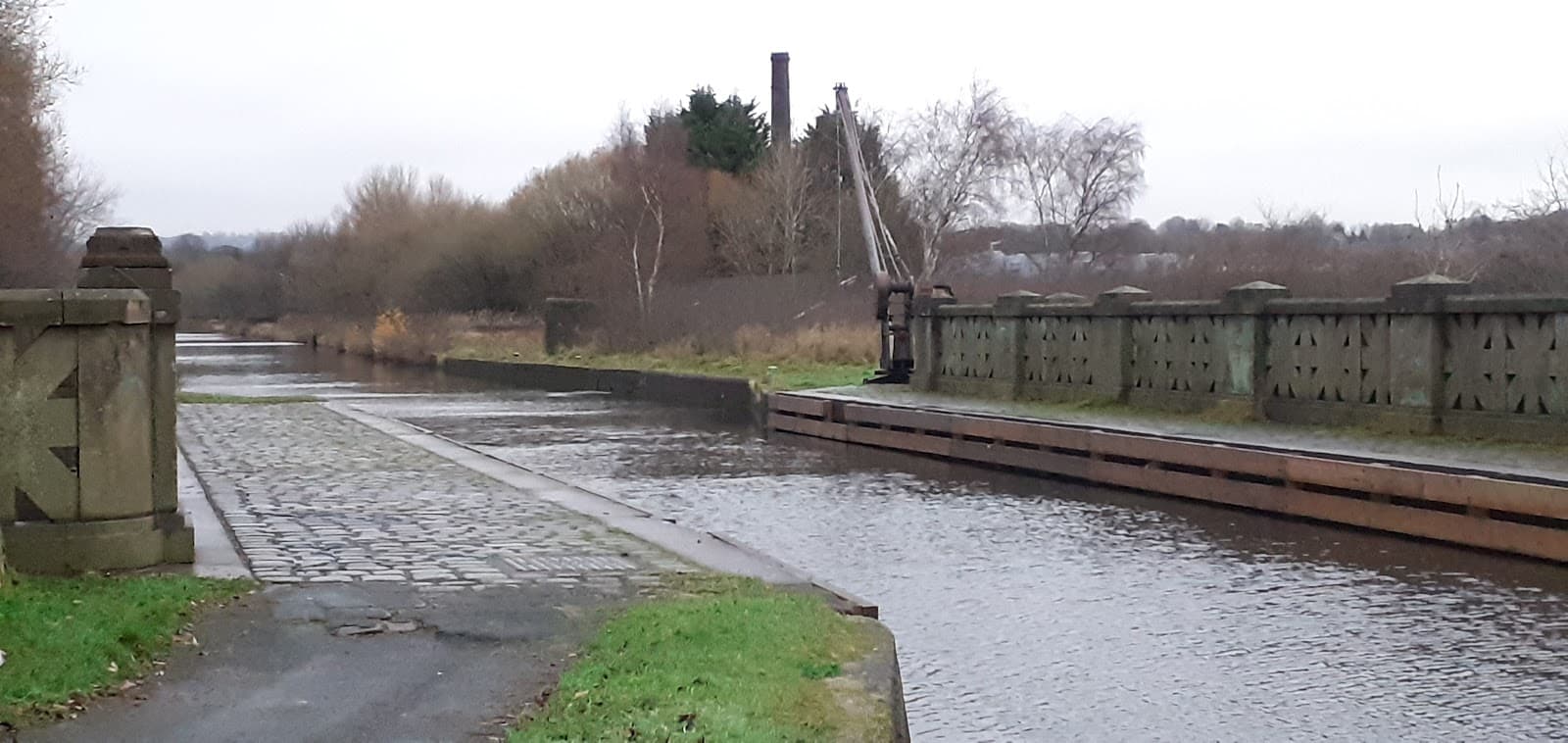 Leeds & Liverpool Canal (Burnley Embankment) - Image 1
